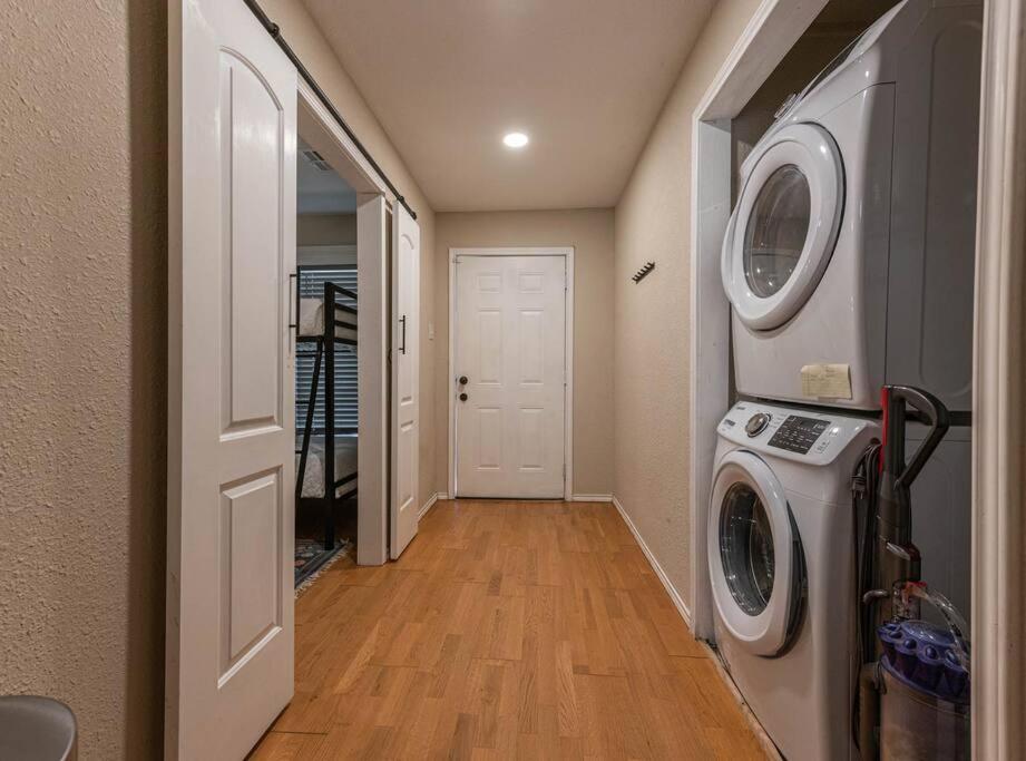 Escape To A Restored 1920S East Waco Bungalow Экстерьер фото